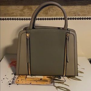 Cute Medium Sized hand bag! Taupe/ gray colored
